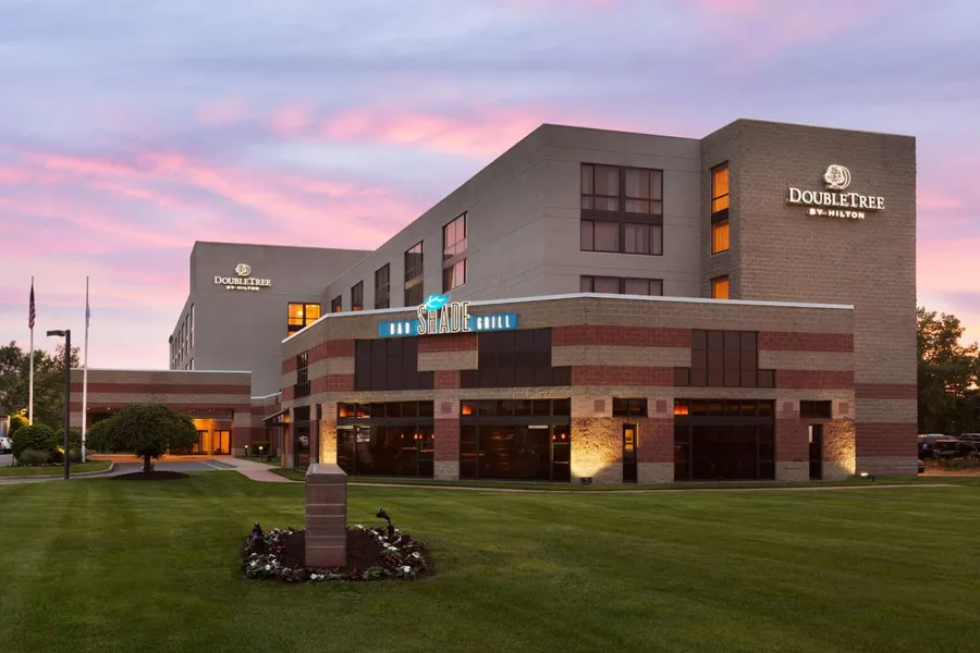 DoubleTree by Hilton Hartford - Bradley Airport hotel detail image 2