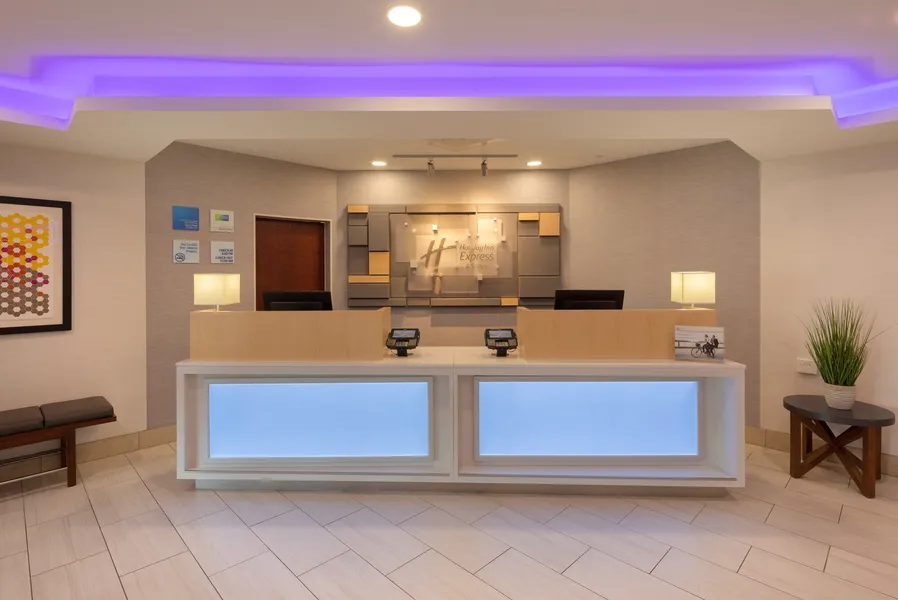 Holiday Inn Express & Suites Bradley Airport by IHG hotel detail image 6