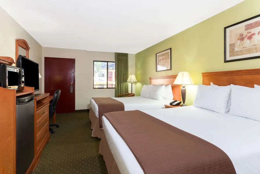 Howard Johnson by Wyndham Tallahassee hotel detail image 6