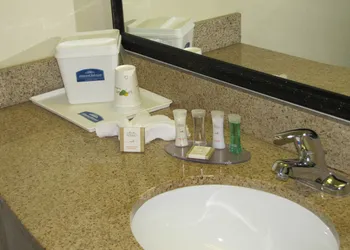 Howard Johnson by Wyndham Tallahassee hotel thumbnail 7