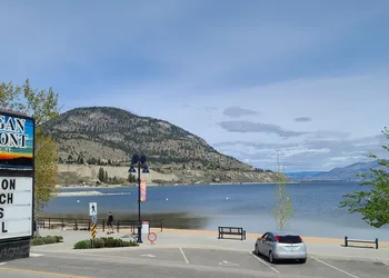 Okanagan Lakefront Resort hotel thumbnail 2
