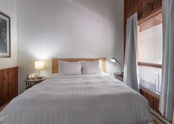 Cedar Motel hotel thumbnail 7