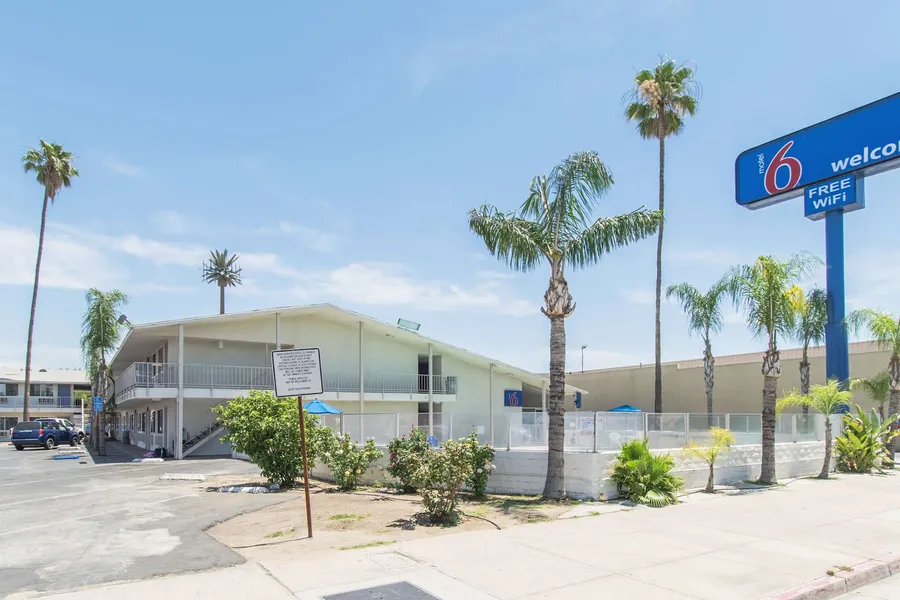 Motel 6 Bakersfield, CA - Central hotel detail image 6