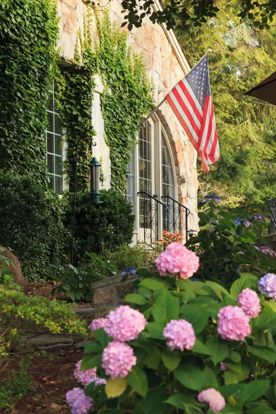 Chanticleer Inn Bed & Breakfast hotel detail image 2