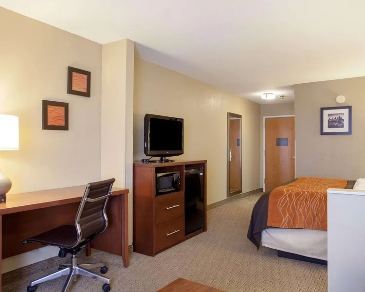 Quality Inn & Suites I-40 East hotel detail image 6