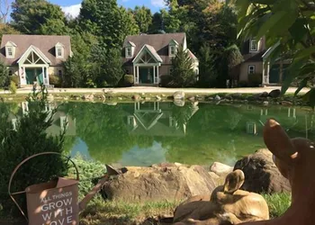 Spruce Hill Inn and Cottages hotel thumbnail 4