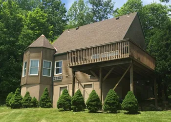 Spruce Hill Inn and Cottages hotel thumbnail 7