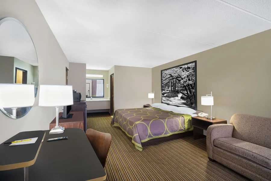 Super 8 by Wyndham Knoxville North/Powell hotel detail image 6