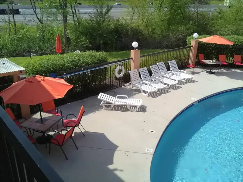 Super 8 by Wyndham Knoxville West/Farragut hotel detail image 2