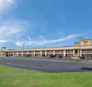 Econo Lodge Inn & Suites Knoxville East hotel detail image 3