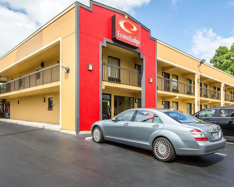 Econo Lodge Knoxville North hotel detail image 2