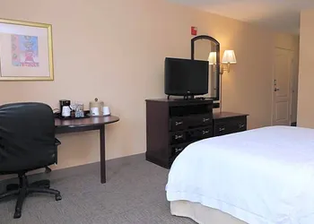 Hampton Inn Clinton hotel thumbnail 4