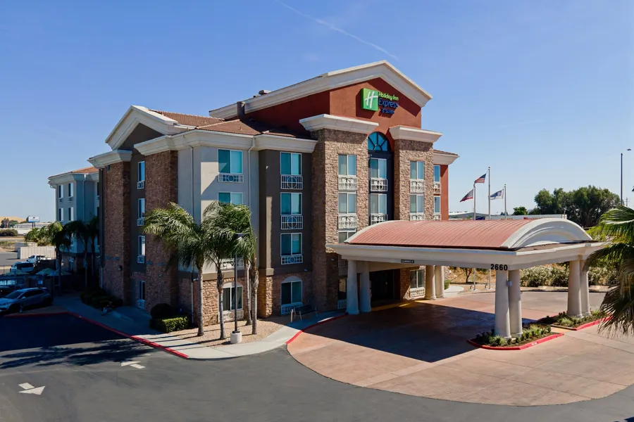 Holiday Inn Express Hotel & Suites Fresno South by IHG hotel detail image 2