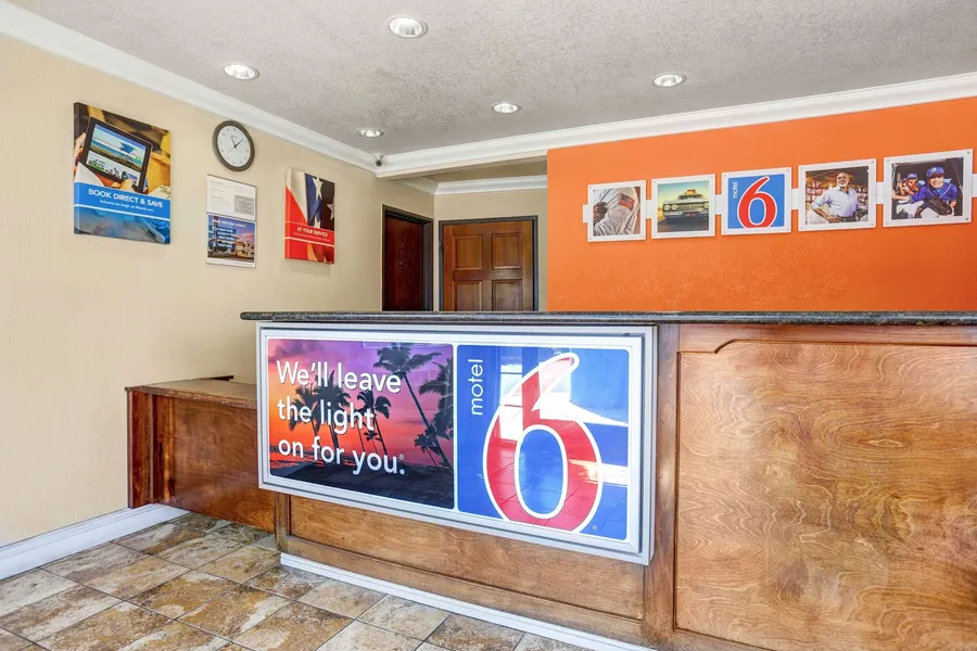 Motel 6 Fresno, CA - Belmont Ave hotel detail image 6