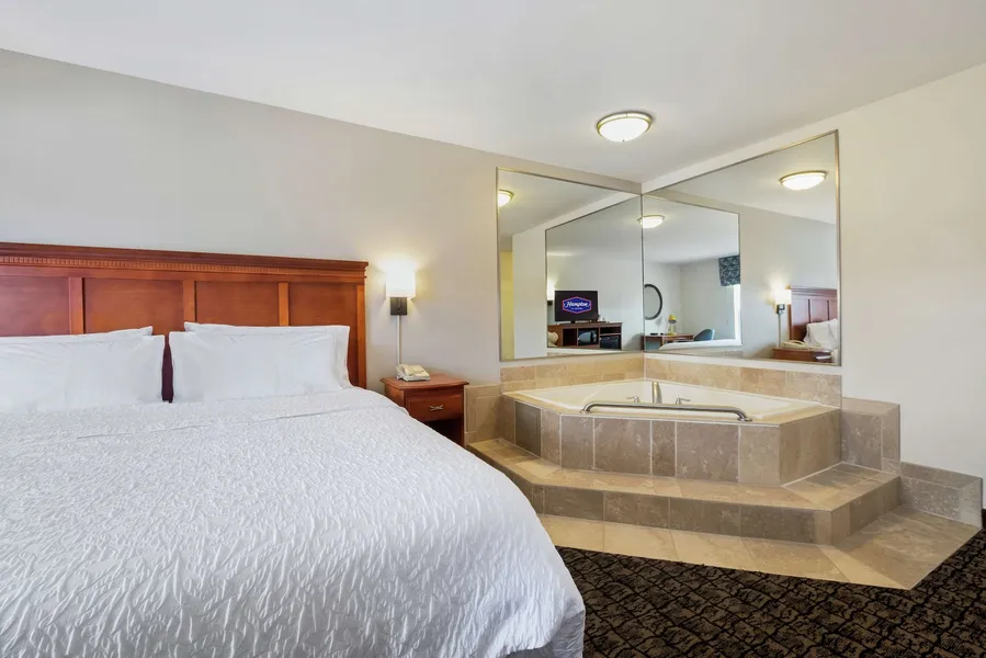 Hampton Inn & Suites Rockland hotel detail image 6
