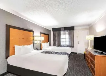 Travelodge by Wyndham El Paso - Airport hotel thumbnail 3