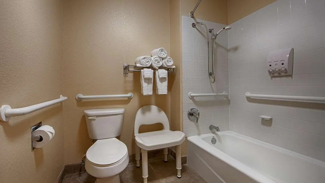 Surestay Hotel By Best Western Zapata hotel detail image 6