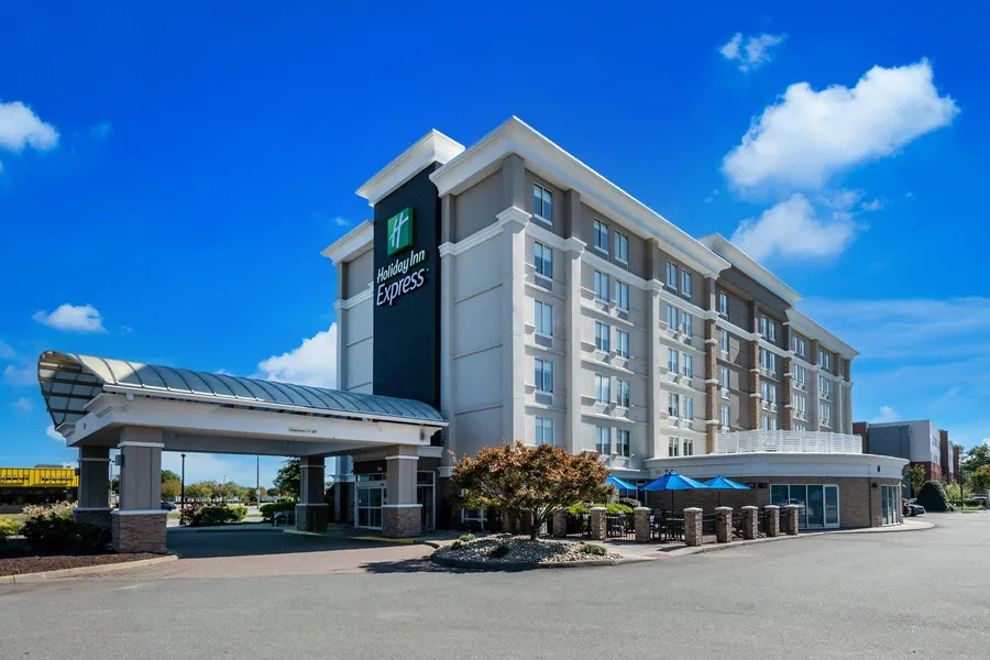 Holiday Inn Express Hampton - Coliseum Central by IHG hotel detail image 2