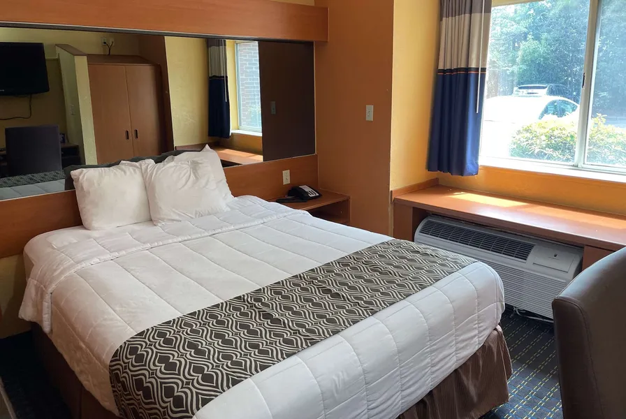 Microtel Inn by Wyndham Newport News Airport hotel detail image 6