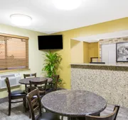 Super 8 by Wyndham Nampa hotel detail image 3