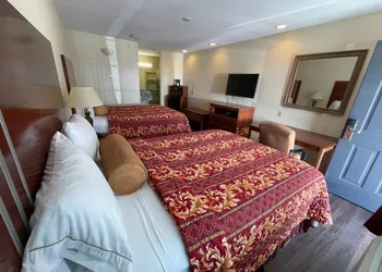 Riviera Inn & Suites hotel thumbnail 3