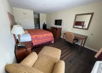 Riviera Inn & Suites hotel thumbnail 5
