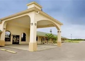 Riviera Inn & Suites hotel thumbnail 7