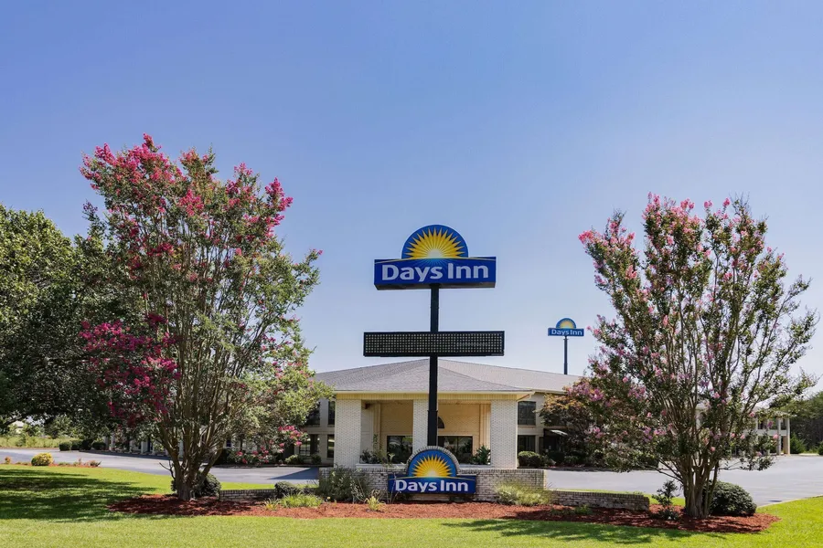 Days Inn by Wyndham Spartanburg Waccamaw hotel detail image 2