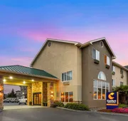 Comfort Inn & Suites Redwood Country hotel detail image 4