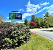Holiday Inn Express & Suites Lincoln East - White Mountains by IHG hotel detail image 4