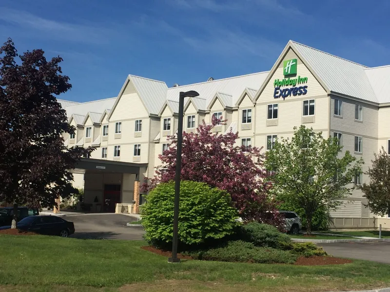 Holiday Inn Express & Suites Lincoln East - White Mountains by IHG hotel detail image 6
