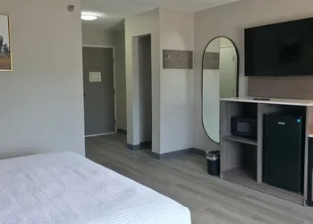 Americas Best Value Inn Louisville hotel thumbnail 3