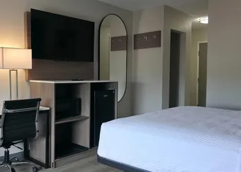 Americas Best Value Inn Louisville hotel thumbnail 7