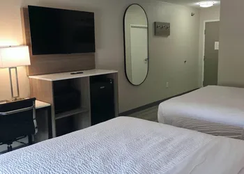 Americas Best Value Inn Louisville hotel thumbnail 8