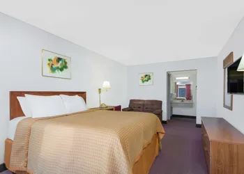 Days Inn by Wyndham Mt. Sterling hotel thumbnail 2