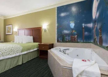 Days Inn & Suites by Wyndham Big Spring hotel thumbnail 3