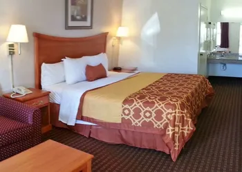 Americas Best Value Inn Bowie hotel thumbnail 8