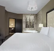 Four Points by Sheraton Hotel & Suites Calgary West hotel detail image 4