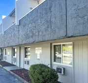 Econo Lodge Motel Village hotel detail image 3