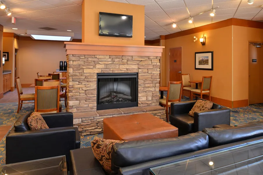 Econo Lodge Inn & Suites University hotel detail image 6