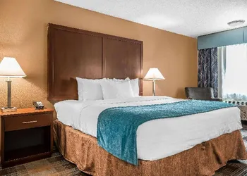 Clarion Inn Near Jblm hotel thumbnail 4