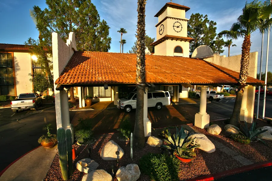 DoubleTree Suites by Hilton Tucson Airport hotel detail image 2
