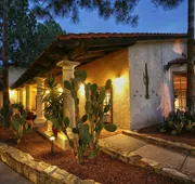 DoubleTree Suites by Hilton Tucson Airport hotel detail image 5