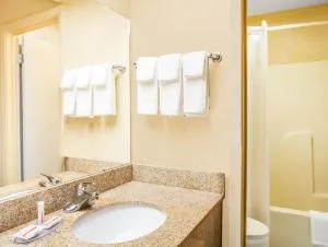 Days Inn by Wyndham Tallulah hotel thumbnail 2