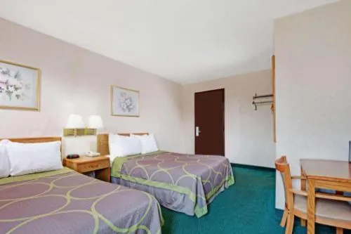 Super 8 by Wyndham Kenmore/Buffalo/Niagara Falls Area hotel detail image 2
