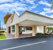 Super 8 by Wyndham Melbourne hotel detail image 3