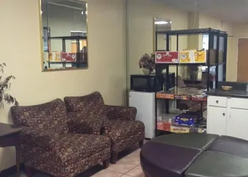 Diamond Inn and Suites hotel thumbnail 3