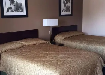 Diamond Inn and Suites hotel thumbnail 7