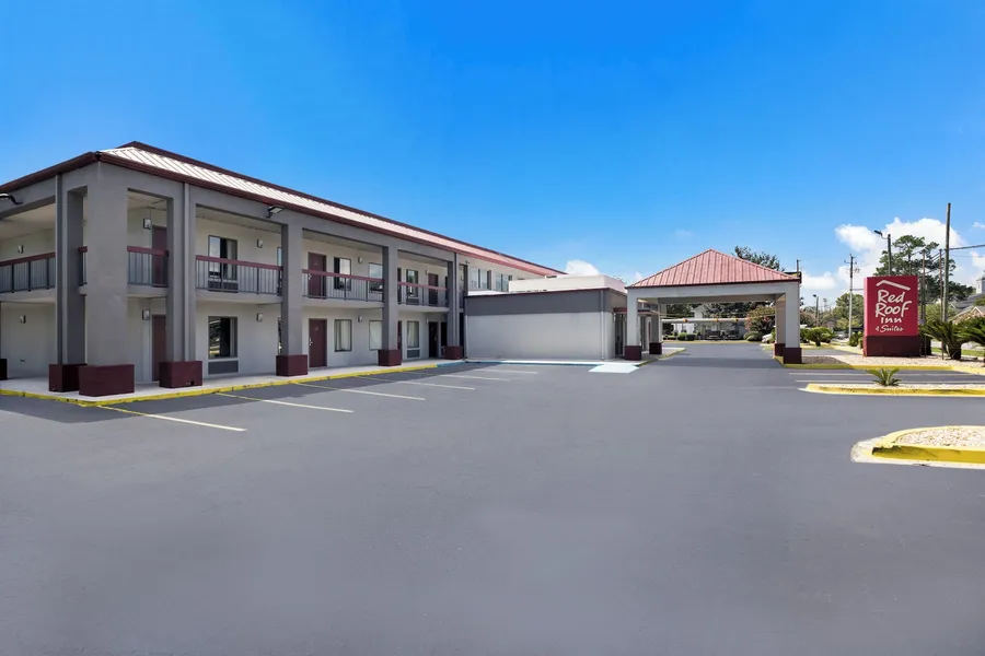 Red Roof Inn & Suites Statesboro - University hotel detail image 2