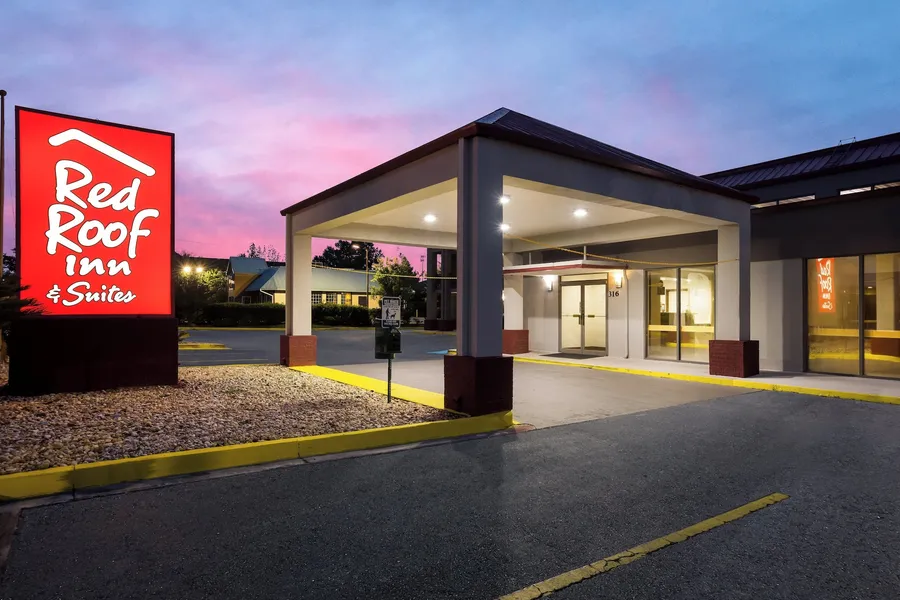 Red Roof Inn & Suites Statesboro - University hotel detail image 6